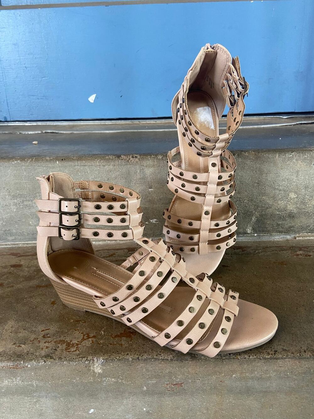 New Directions Amica nude gladiator style cage sandals w/ stud accents